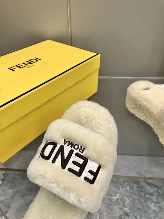 Fendi Shoe 